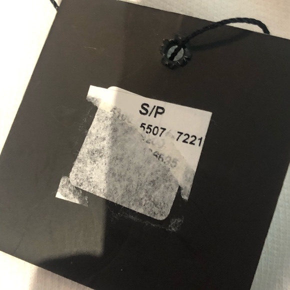 Parisian ‘Kylie & Kendall’ Sweatshirt - Picture 4 of 4